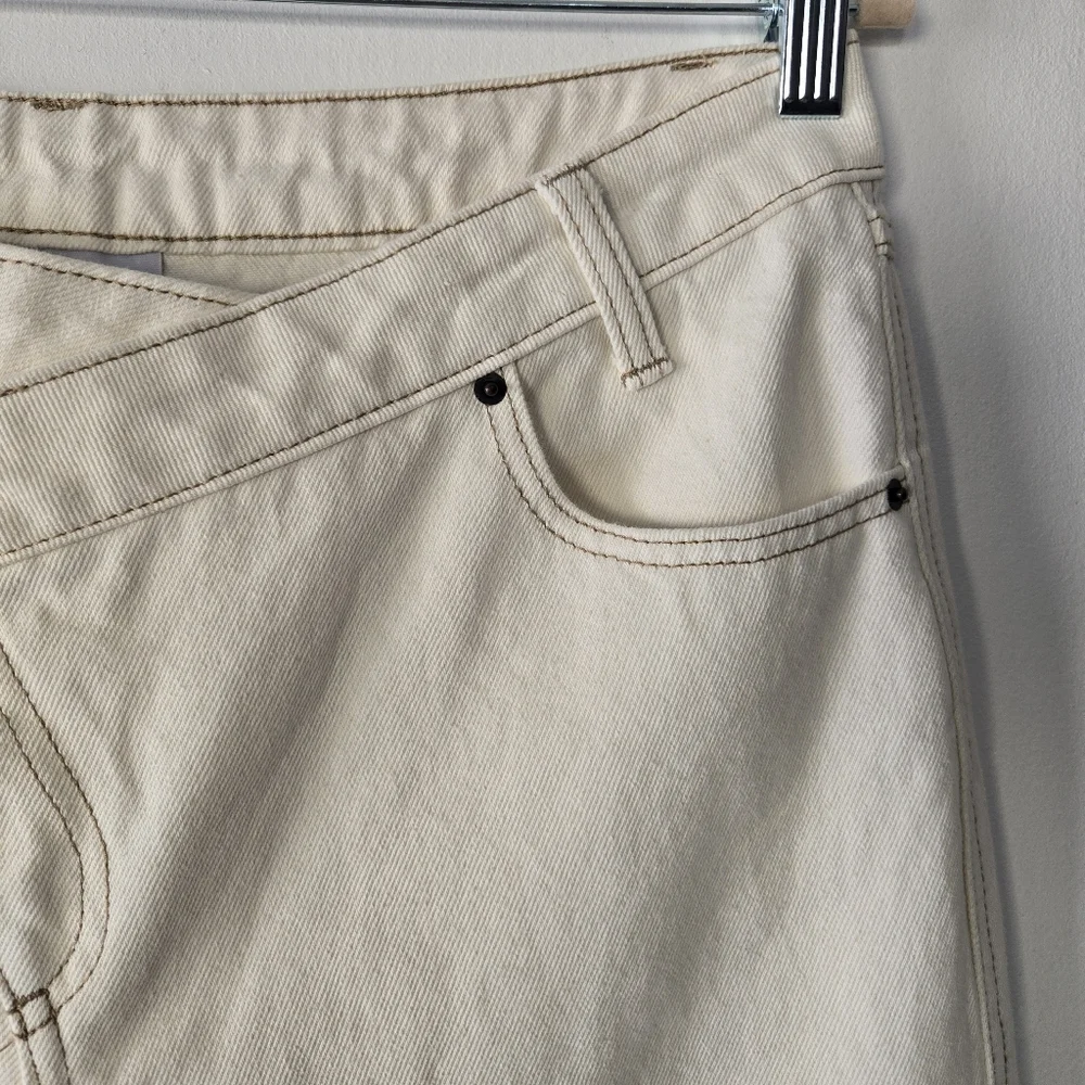 Future Collective Ivory White Overlap Mid Rise Tapered Leg Denim Jeans Size 6